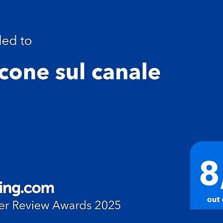 Balcone sul canale Venezia Esterno foto